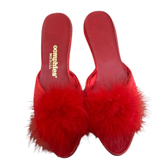 oomphies Shoes - Rare vintage red satin fluffy feather peep toe glamorous house slippers